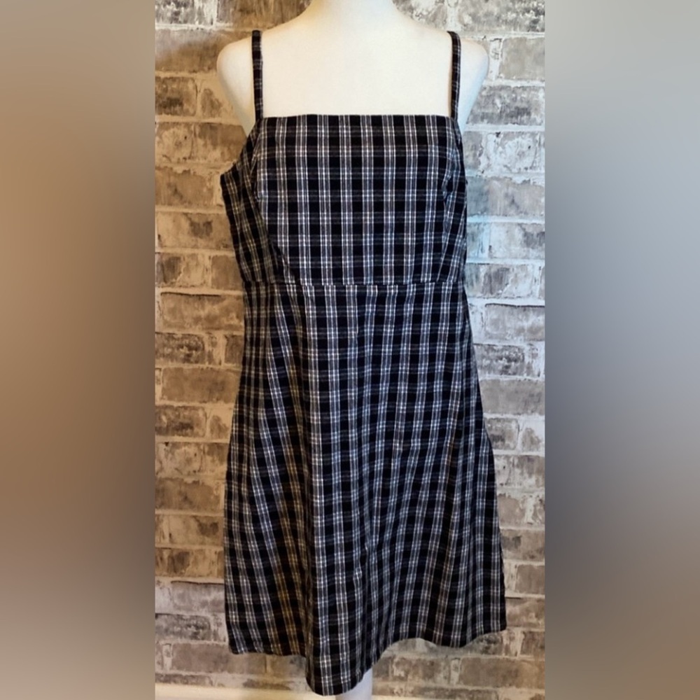 Hollister Black and White Plaid Midi Dress - Picture 2 of 14